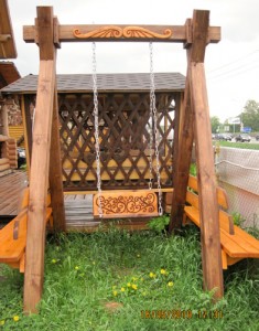 деревянные качели для дачи